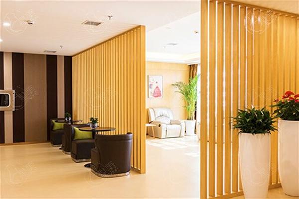 上海时光整形医院隆胸医生推荐