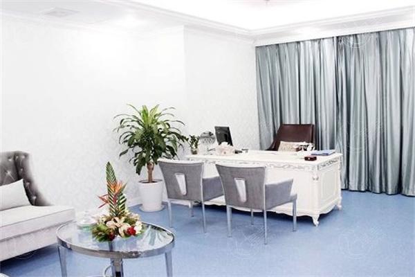 2025深圳植发收费揭秘