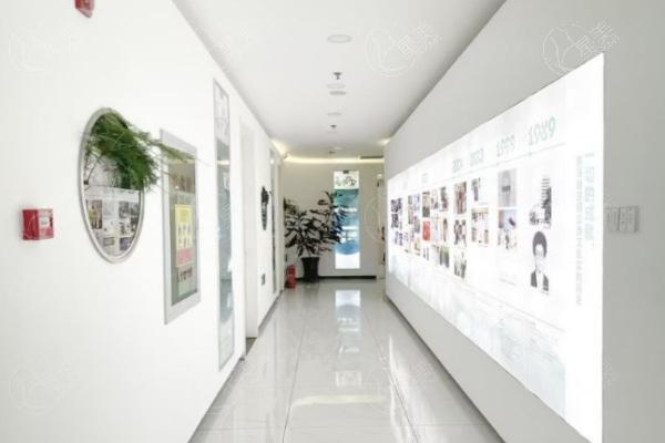 北京冯斌脂肪修复怎么样?坐诊北京纯脂脂肪填充修复和吸脂隆胸技术牛