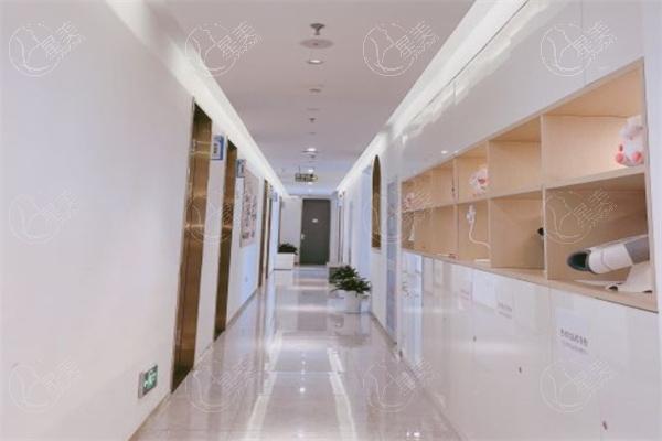 一览2025北京美和眼科价目表 上睑下垂价格1.7-5w 治疗眼震费用2.6w+