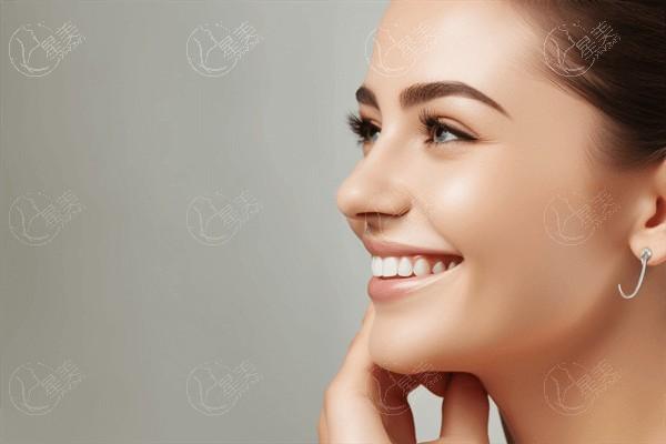 更新珠海整形医院皮肤整形要多少钱 其中祛痘坑痘印4000元+|手术祛疤3000元+|黄金微针3000元+