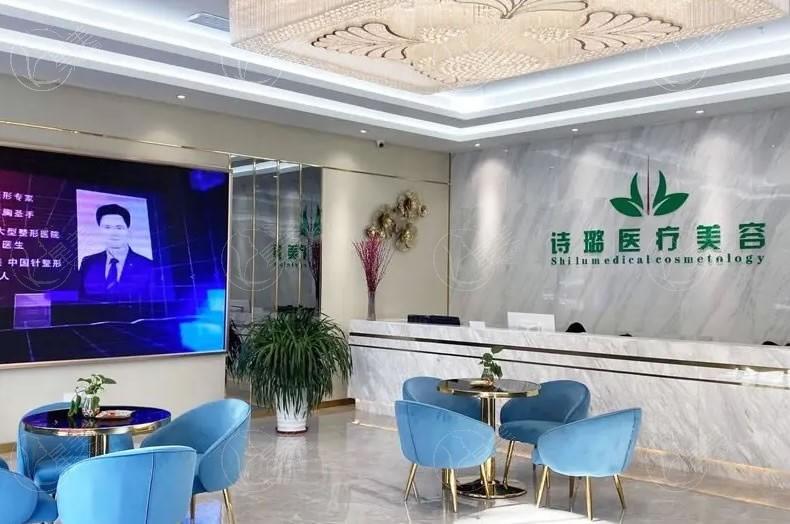 黄学峰富贵包 看口碑评价不错，但不知道收费贵不