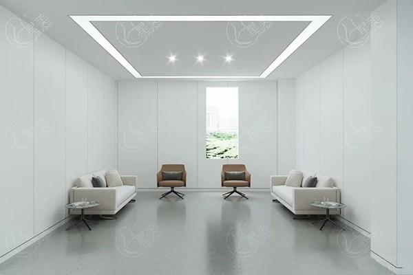 成都西南口腔医院收费不贵:价格表显示种植牙2800+牙齿矫正9800+补牙200+