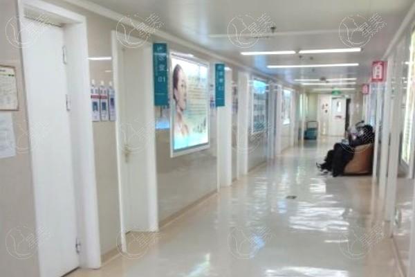 郑州中医药大学第一附属医院价格表来袭:耳再造/唇腭裂修复/私密整形/隆胸价格亲民