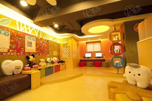 东莞固德口腔正规吗？卫健委官网可查：市民真实评分+医生临床年限+费用公开程度