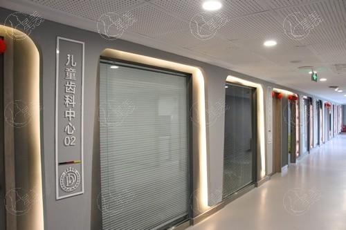 重庆3D锆齿美白哪个口腔医院可以做 听说重庆众植博仕口腔门诊部、重庆红土地团圆口腔医院、重庆种博士口腔门诊部正规口碑好