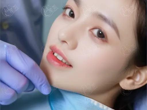深圳美国Damon自锁矫正哪家口腔医院好价格还不贵 海涛/韦博/深圳港龙口腔实力不俗