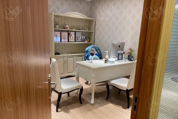 福州格莱美整形医院隆胸如何？无痛技术当天可下床真实反馈