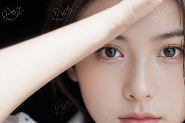 长沙亚韩整形医院价格表2025:在线预约双眼皮/隆胸/隆鼻/玻尿酸注射便宜又好