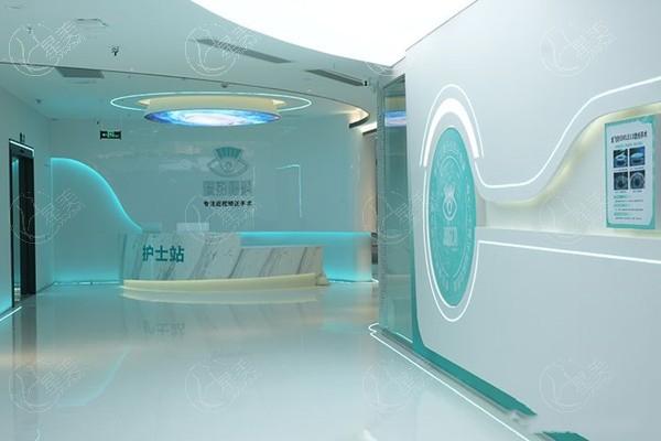 成都睛彩眼科医院眼科收费价格全说明：激光11700起、半飞秒15000+、晶体植入2.89w+