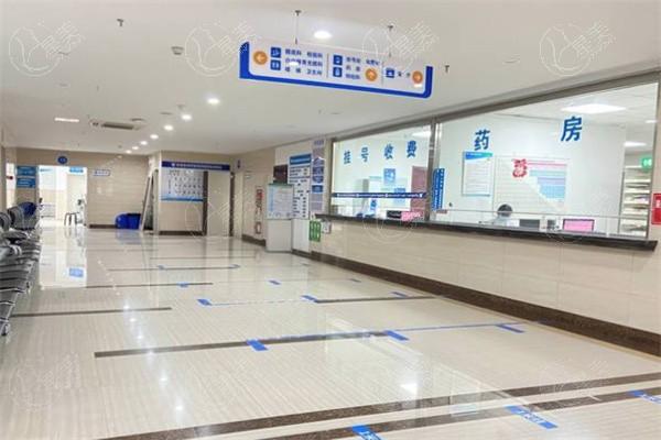 烟台华厦眼科靠谱吗？华厦连锁眼科正规，擅长全激光手术价格透明！