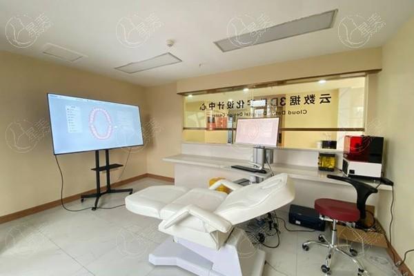 四川内江医大口腔医院种植牙多少钱一颗？价格表显示6000 - 20000元附种植牙医生+口碑！