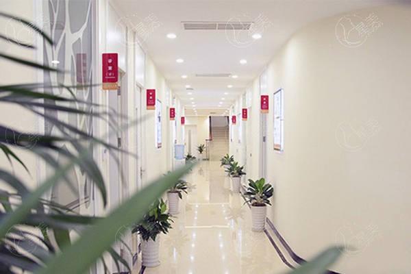 广州广大口腔医院种植牙价格曝光：韩系2500+欧美系6200+性价比咋样？