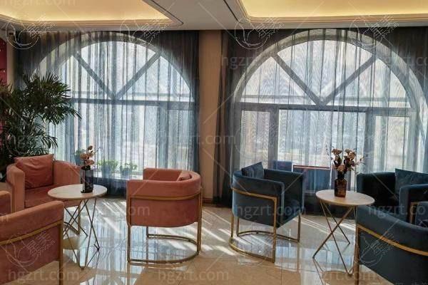 打听哈尔滨晶颜丽肤医疗美容如何？查看医生名单和特色项目再抉择