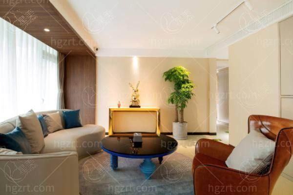 打听北京董先生医疗美容好不好？从资质、收费和特色项目来考量