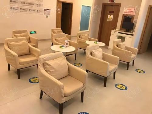 乌鲁木齐小白兔口腔是正规医院吗？据调查口碑好收费不贵是正规医院