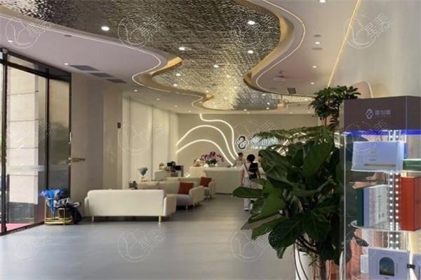 海南海口壹加壹医疗美容门诊部环境舒适吗？装修风格温馨/分区明确合理/隐私保护到位  