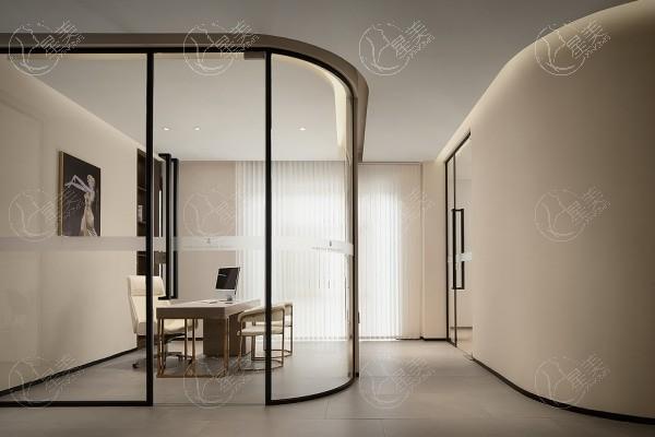 青岛皙博士医疗美容门诊部做皮肤管理怎么样？口碑评价好+项目选择多+环境舒适  