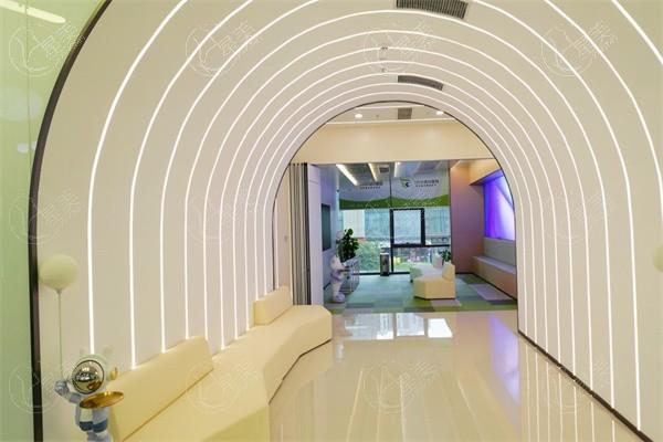 杭州飞秒秒眼科医院怎么样？近视矫正技术/飞秒激光手术结果获好评